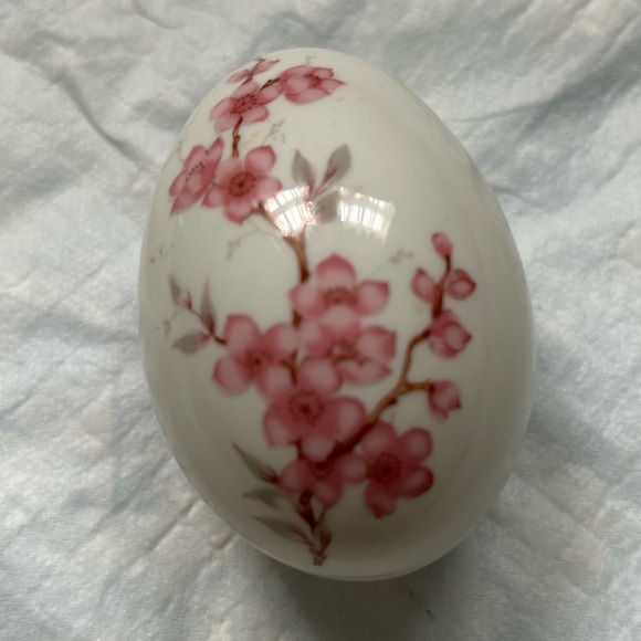 Limoges France Egg Shaped Trinket Box Porcelain Floral Oval Pink Blossoms. - Picture 1 of 6